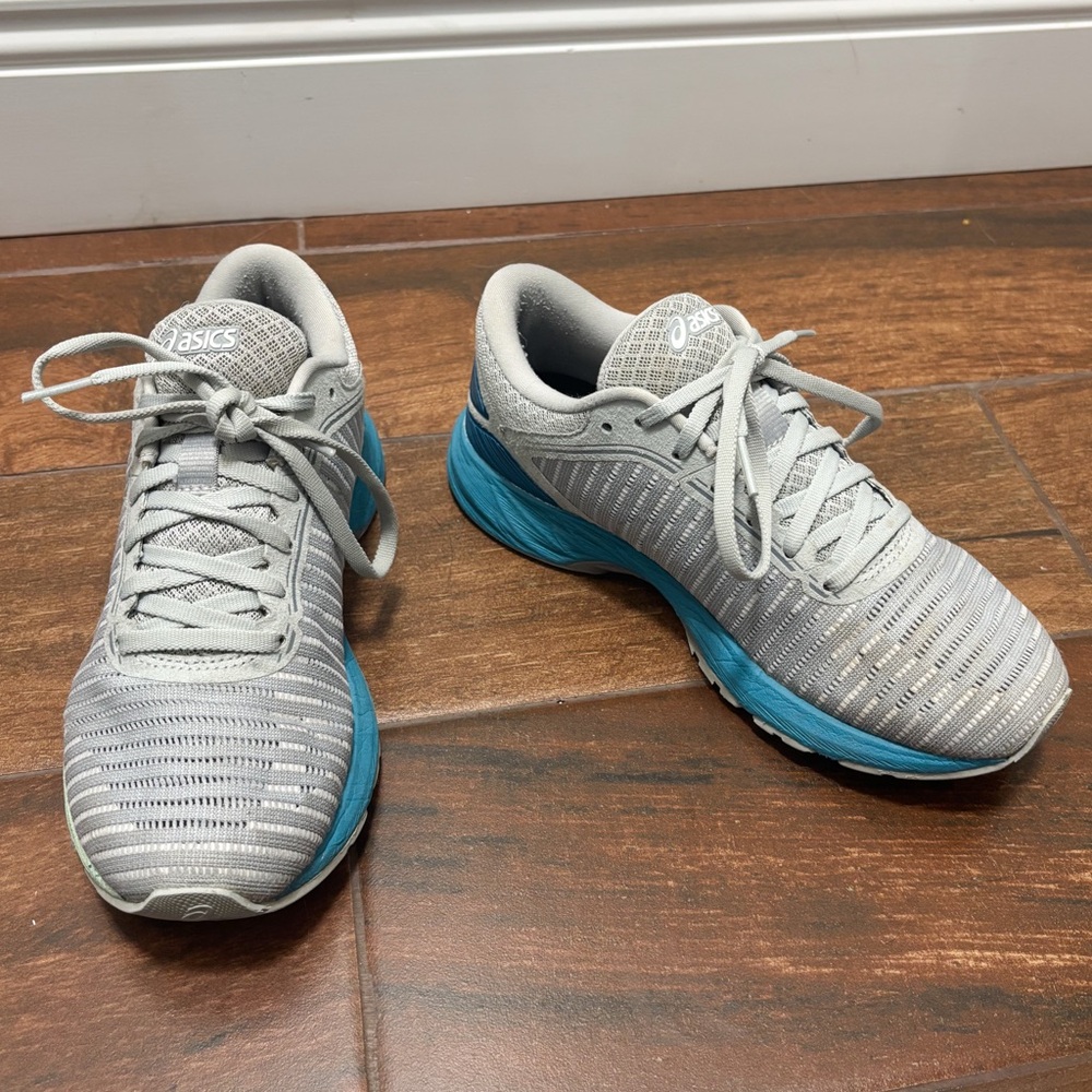 Asics Gray and Blue DynaFlyte Womens Athletic Running Shoes Size 6.5